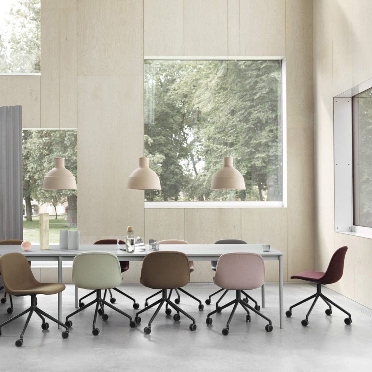 Muuto FIBER SIDE CHAIR SWIVEL BASE W. CASTORS & GAS LIFT Muuto FIBER SIDE CHAIR SWIVEL BASE W. CASTORS & GAS LIFT - Image 3